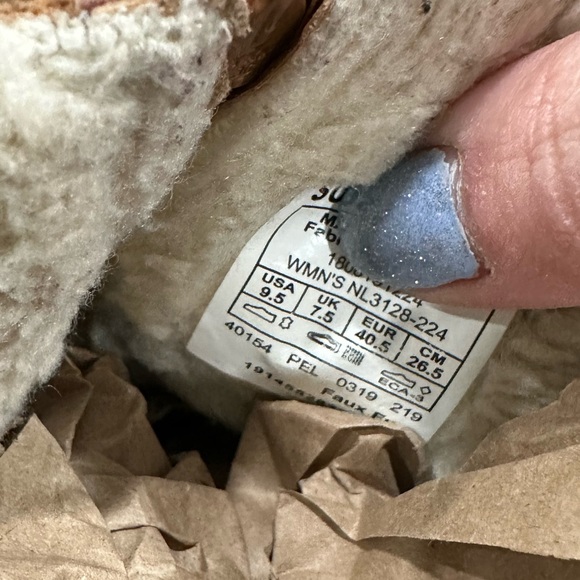 SOREL Kinetic Short Boots Suede - Picture 5 of 8